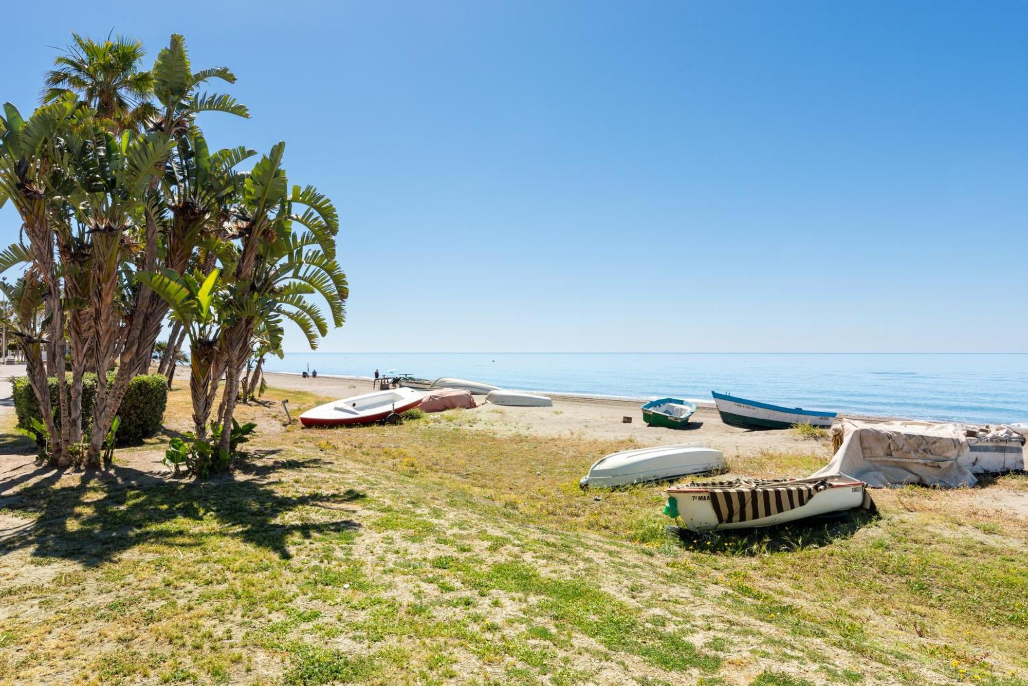 Wintowinrentals 1ª Linea De Playa, Parking Y Wifi Rincón de la Victoria Eksteriør bilde