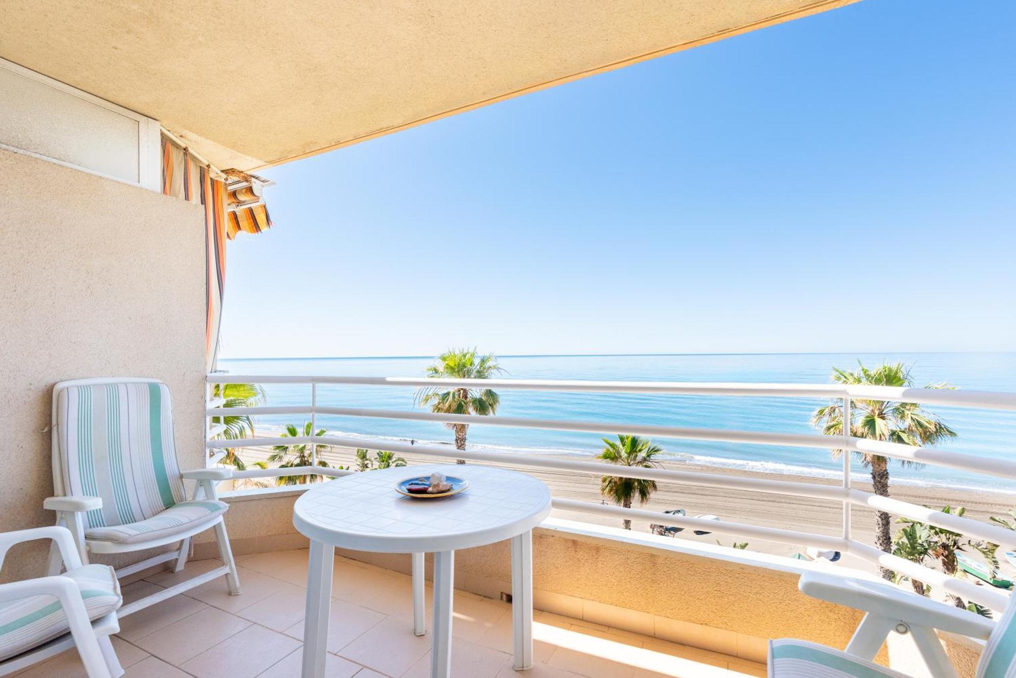Wintowinrentals 1ª Linea De Playa, Parking Y Wifi Rincón de la Victoria Eksteriør bilde